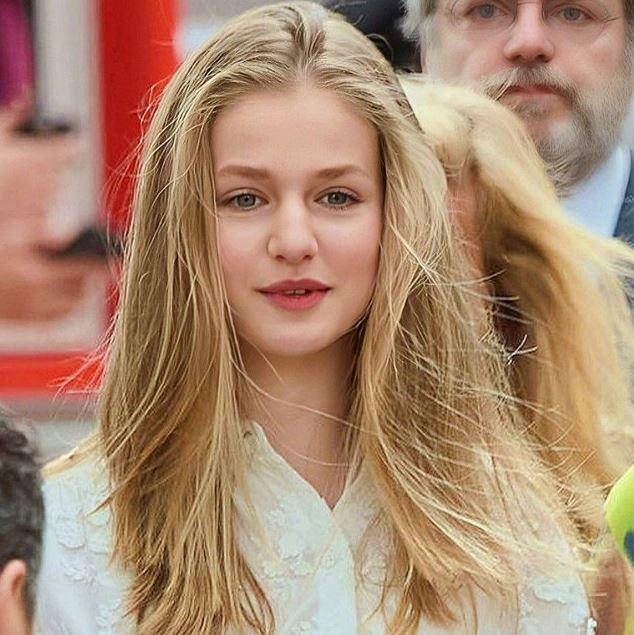 View - Con gái vua Tây Ban Nha chào đời nổi danh công chúa đẹp nhất châu Âu, 17 năm sau càng ngỡ ngàng hơn