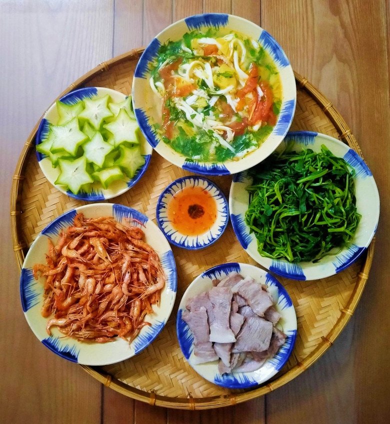 Mẹ đảm khoe cơm bữa nào cũng 3-4 món cực ngon, nhìn những đĩa rau không ...