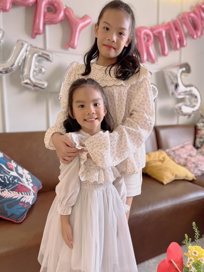Tuệ Lâm đã biết cách làm đẹp và ăn diện khá điệu đà.