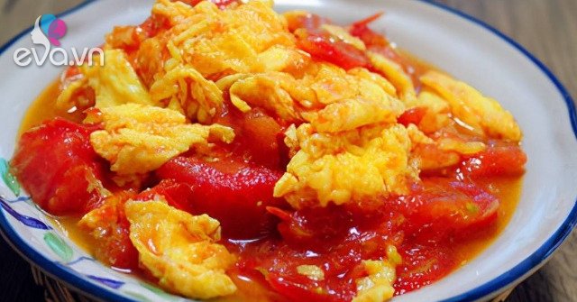 Muốn trứng chưng cà chua siêu ngon thơm nức thì cho cái gì vào trước, nhiều người làm sai nên không ai muốn ăn