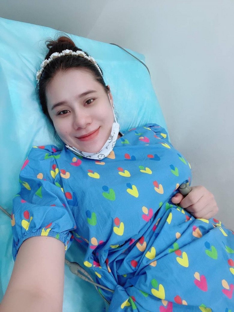 Hồ Bích Trâm đang ở tuần thứ 38 của thai kỳ, cô thường xuyên vào bệnh viện thăm khám, kiểm tra tình hình của thai nhi. 