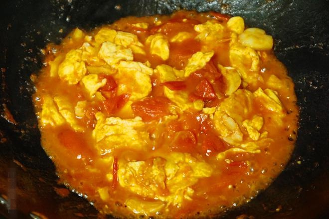 Muốn món trứng nhúng cà chua siêu ngon thì cho cái gì vào trước, nhiều người làm sai nên chẳng ai thèm ăn