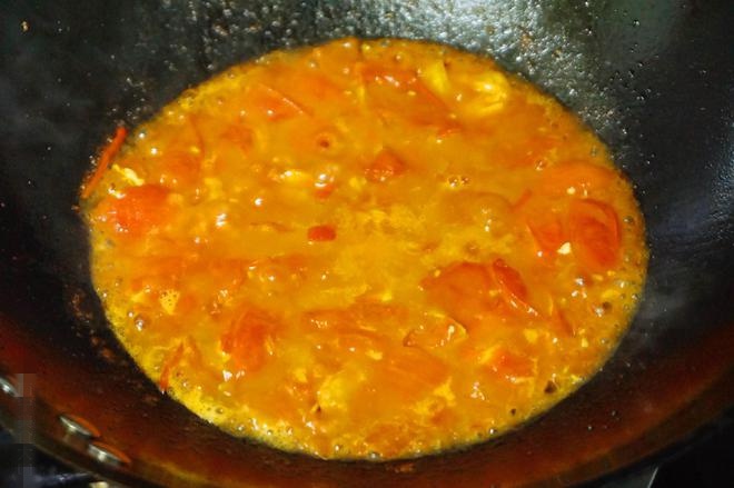 Muốn món trứng nhúng cà chua siêu ngon thì cho cái gì vào trước, nhiều người làm sai nên chẳng ai thèm ăn