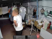 Tin tức - Liên tục cảm giác bị quay lén khi tắm, thiếu nữ càng hoảng hốt khi biết danh tính thủ phạm