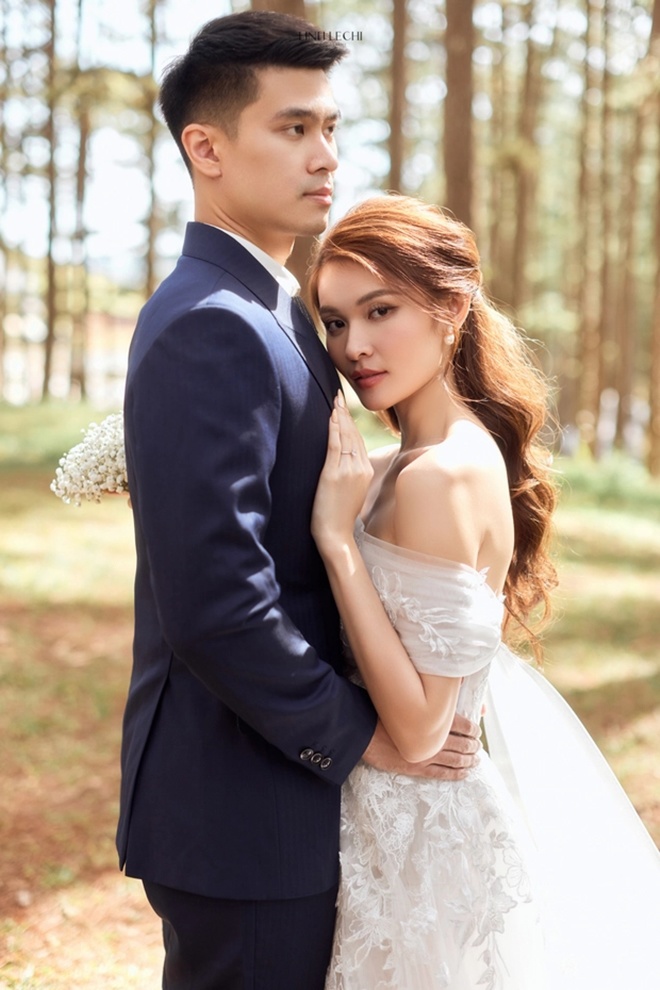 Cặp đôi được khen ngợi xứng đôi vừa lứa, trai tài - gái sắc.
