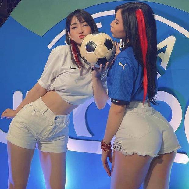 Trang Lê và Lê Bống từng xuất hiện trên sóng truyền hình với trang phục ngắn cũn phô diễn vóc dáng nảy lửa.