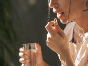 Vitamin làm gì bên trong cơ thể chúng ta? Vì sao dùng quá nhiều vitamin lại gây hại?