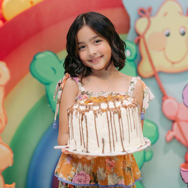Con gái Mỹ nhân đẹp nhất Philippines chào đời không biết xấu là gì, tròn 7 tuổi ngoại hình có nhiều thay đổi - 3