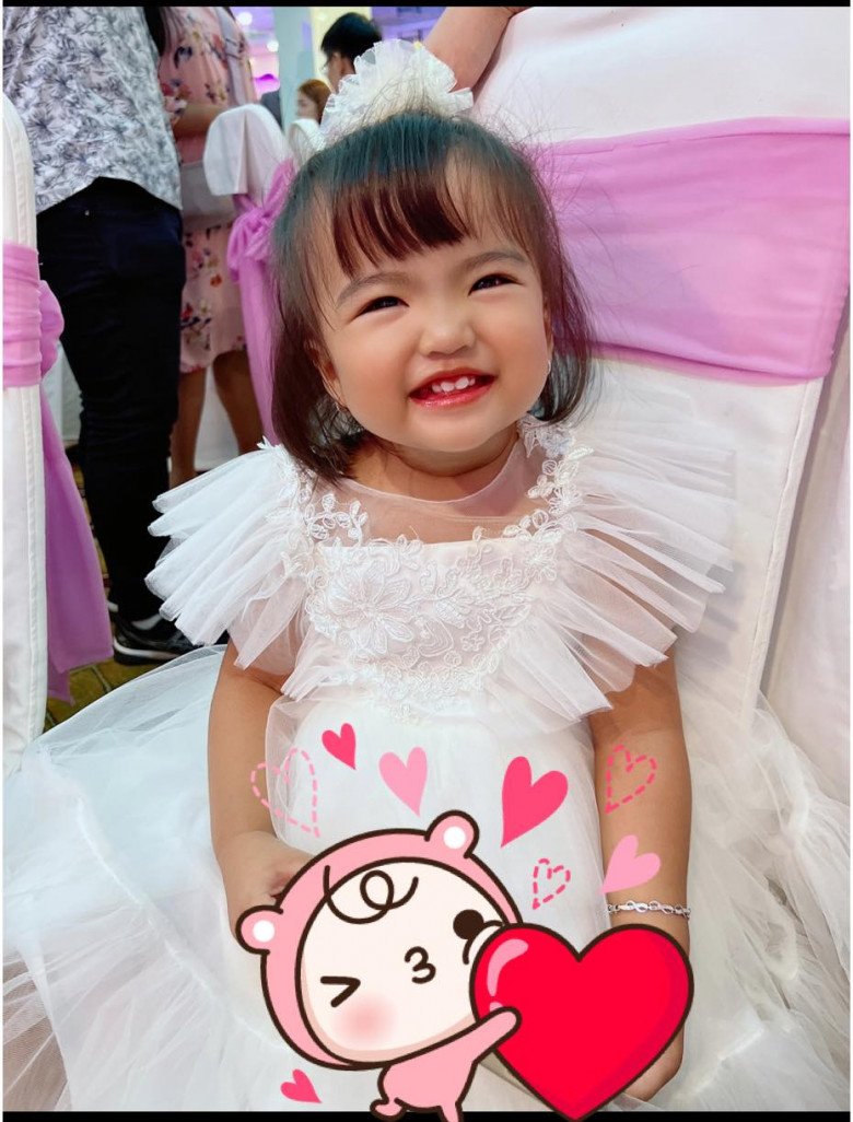 Sinh non 1,9kg, con gái Mạc Văn Khoa 2 tuổi chậm nói nhưng có khiếu hài, nhìn gương mặt đáng yêu là ai cũng cười - 9