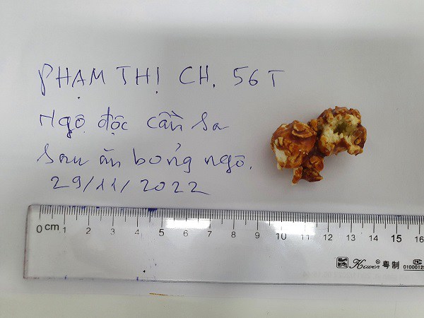 Ăn 2 miếng bỏng ngô con đặt trên mạng về, mẹ Hà Nội phải nhập viện vì nguyên nhân không thể ngờ - 1