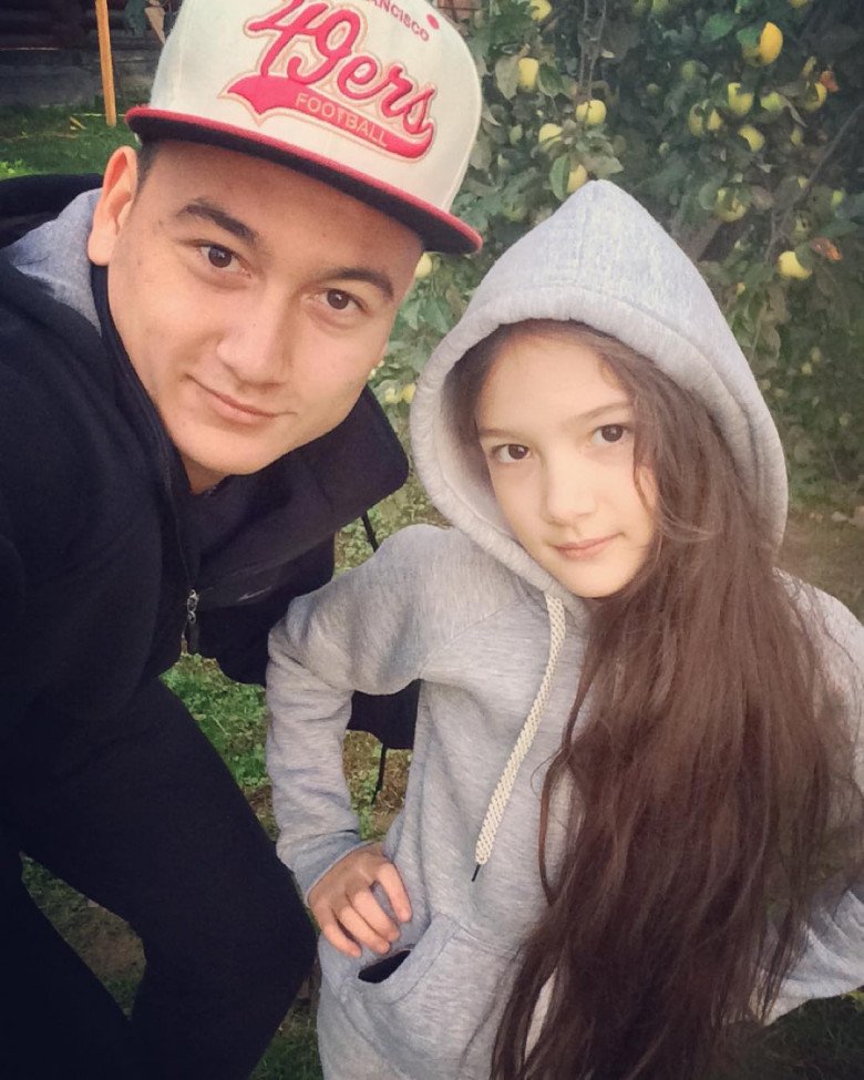 Em gái Đặng Văn Lâm 15 tuổi cao gần bằng anh trai 1m88, xinh đẹp khiến dàn cầu thủ nô nức tán tỉnh - 17