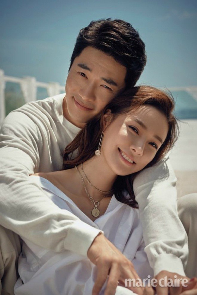 Cô có 14 năm hôn nhân với Kwon Sang Woo.