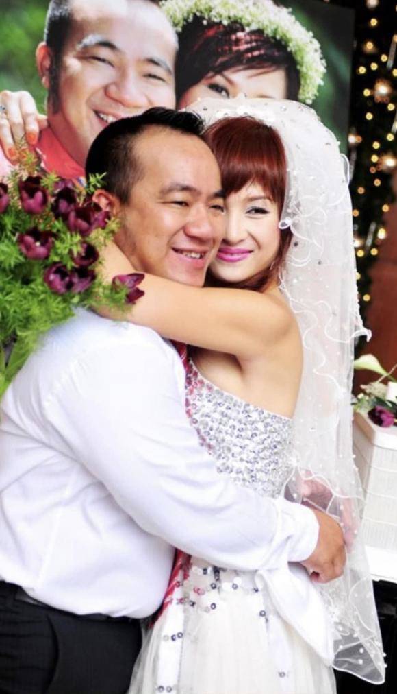 Sao Việt 24h: Elly Trần nặng lòng khi đặt bút ký, dân mạng móc mỉa amp;#34;còn tiếc à trời?amp;#34; - 8