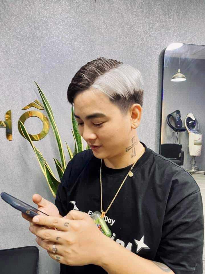 Sao Việt 24h: Elly Trần nặng lòng khi đặt bút ký, dân mạng móc mỉa amp;#34;còn tiếc à trời?amp;#34; - 10