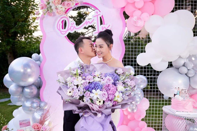 Cặp đôi bị nghi sứt mẻ tình cảm khi thời gian này không còn nhắc đến nhau.