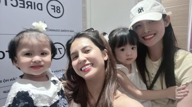 Sao Việt 24h: Leon nhà Hồ Ngọc Hà ghen tị với anh trai khi được mẹ ôm, thân hình amp;#34;dài ngoằngamp;#34; của Subeo đập vào mắt - 8