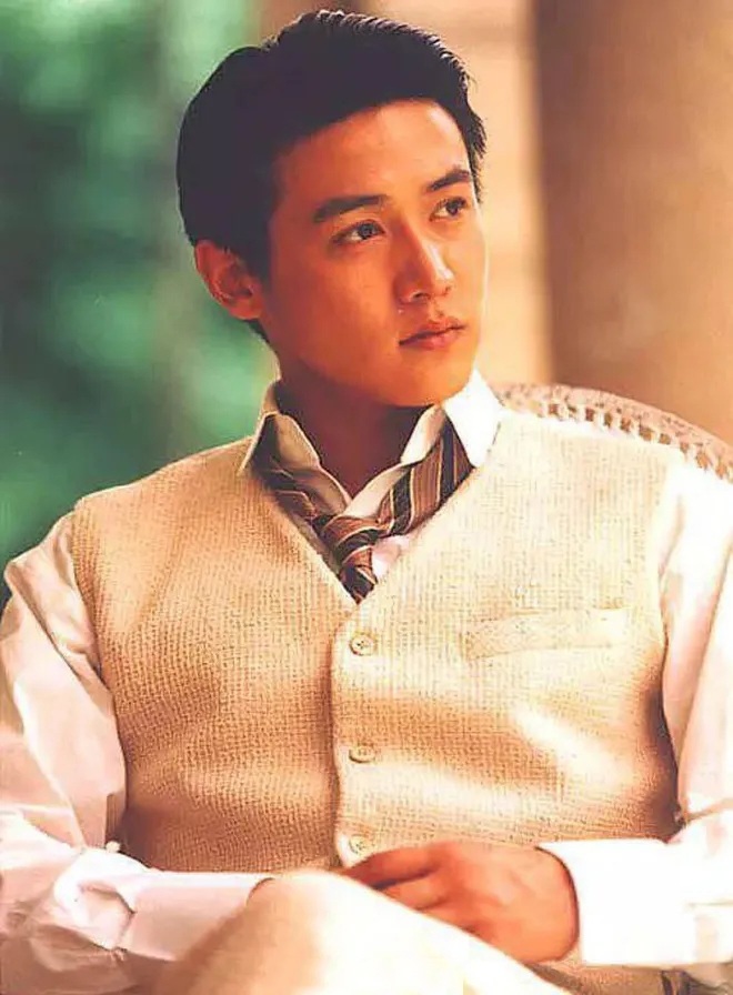 Lục Nghị từng từ bỏ showbiz dù đang ở đỉnh cao sự nghiệp.