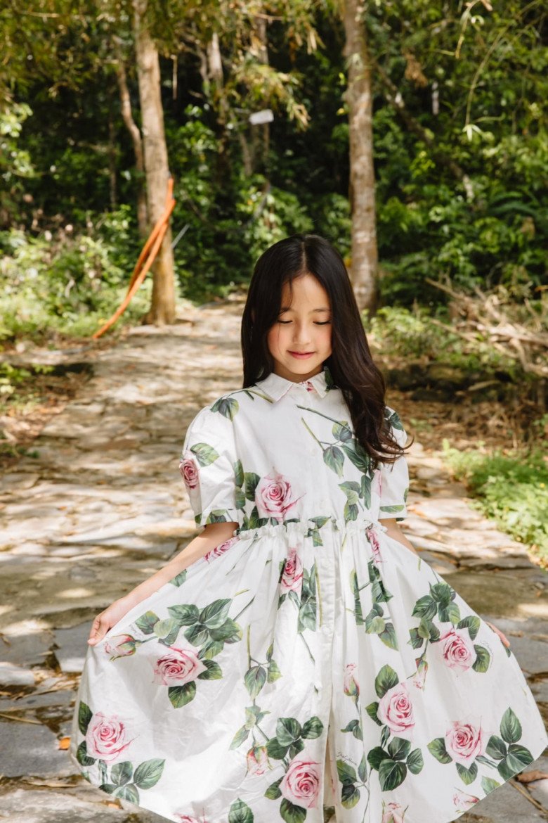 Con gái Hà Kiều Anh càng lớn càng xinh đẹp, 7 tuổi đã du lịch khắp thế giới - 5