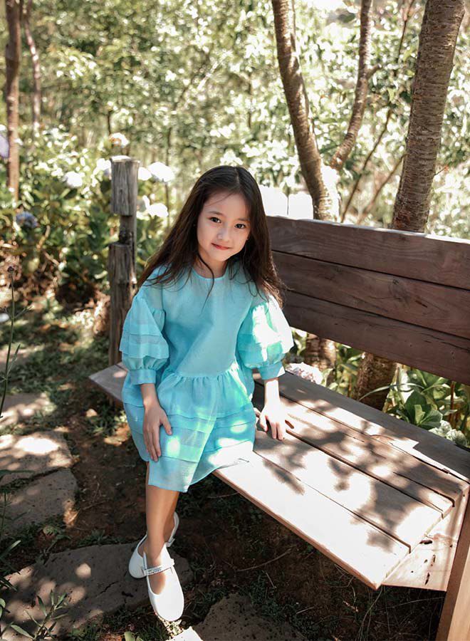 Con gái Hà Kiều Anh càng lớn càng xinh đẹp, 7 tuổi đã du lịch khắp thế giới - 10