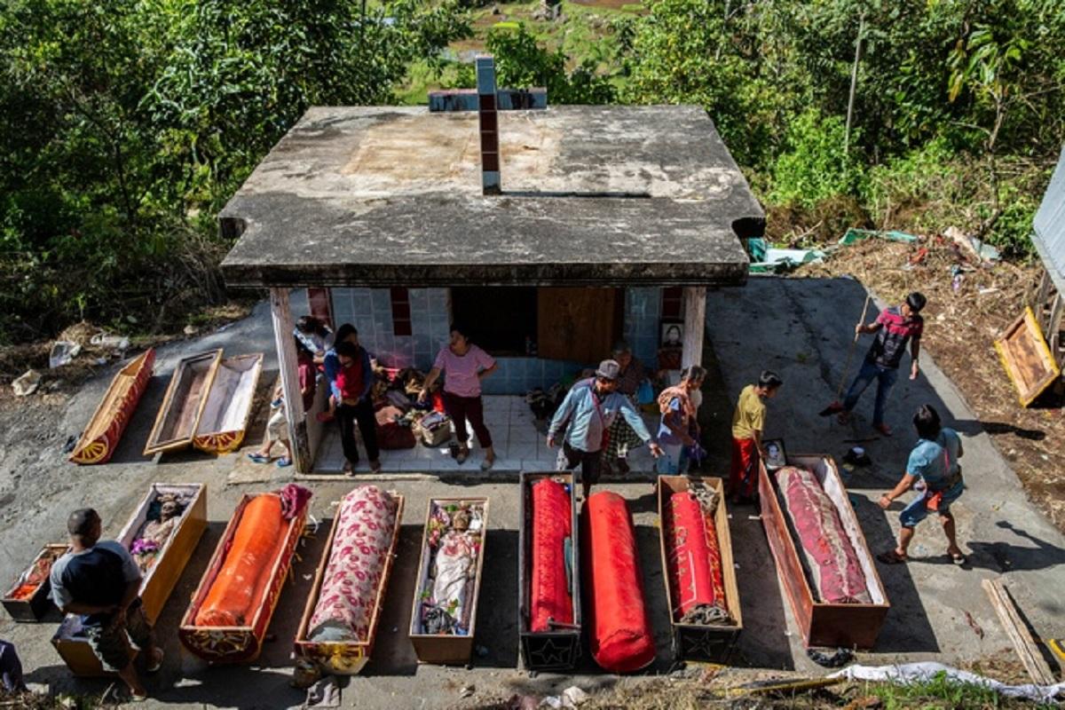 Tục lệ truyền thống gây “ám ảnh” của người Indonesia - 10