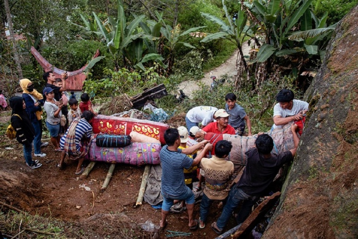 Tục lệ truyền thống gây “ám ảnh” của người Indonesia - 4
