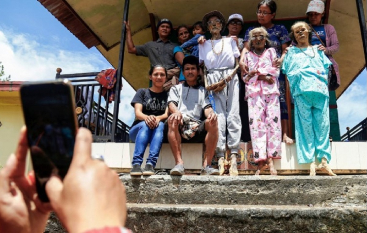 Tục lệ truyền thống gây “ám ảnh” của người Indonesia - 9