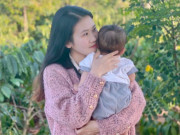 Bà bầu - Bị tử cung lạnh cứ nghĩ khó mang bầu, ngày thử thai 2 vạch vợ chồng trẻ và nội ngoại cùng khóc
