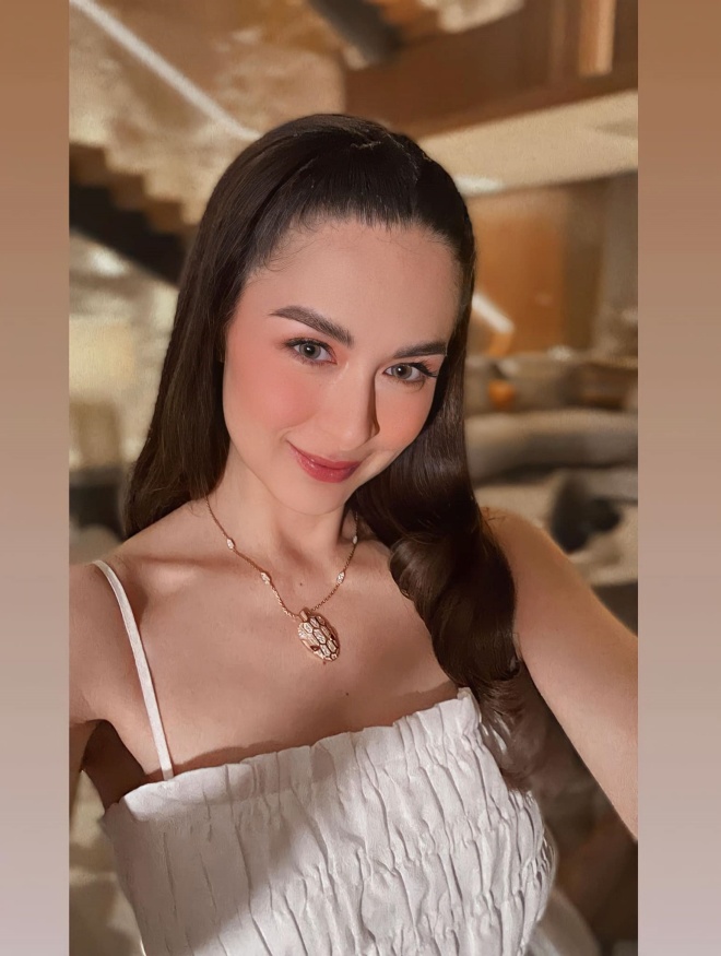 Marian khi ở nhà khác xa với khi đi sự kiện được đầu tư và chăm chút hình ảnh.