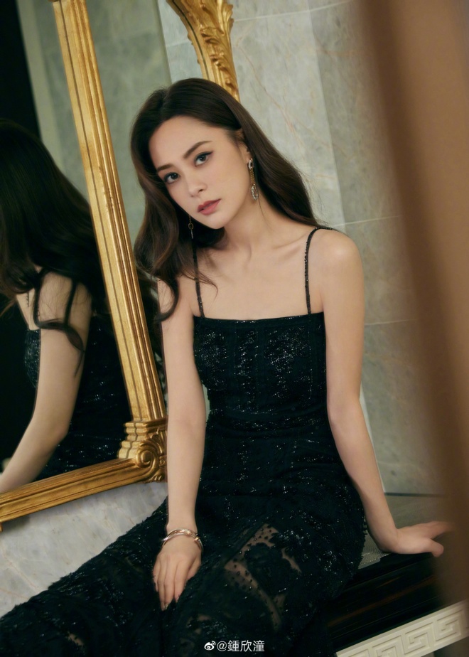 Cô cũng ăn hoa quả, rau để da sáng.