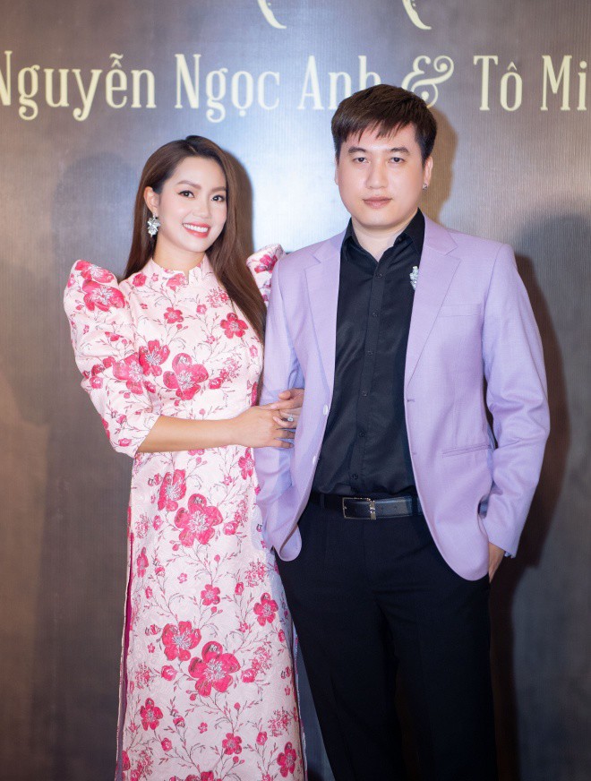 Ngọc Anh - Tô Minh Đức vừa ra mắt album Khẽ hát tình xưa, gồm 6 tình khúc bất hủ.