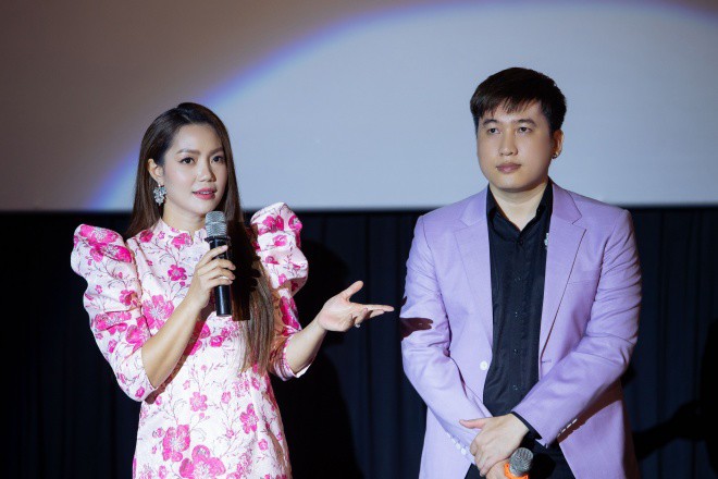 Chúng tôi hướng tới việc đưa đến cho khán giả những giai điệu đẹp, sự nghe chứ không nặng nề về nội dung, Ngọc Anh chia sẻ.