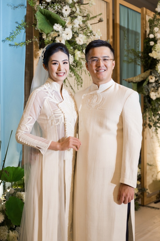 Chiều tối nay, Hoa hậu Ngọc Hân và chồng kín tiếng đã chính thức tổ chức đám cưới tại Hà Nội.