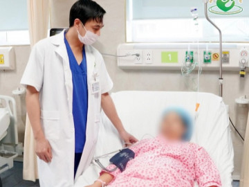 Thai phụ Hà Nội vừa sinh con chưa kịp vui mừng bất ngờ máu âm đạo chảy thành dòng nguy kịch