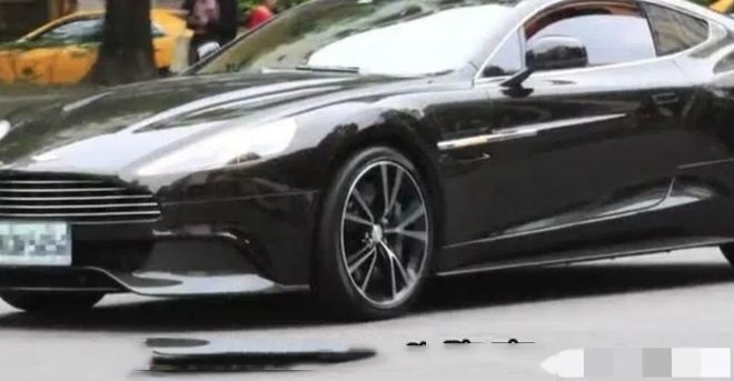 Hiện tại, anh lái xe của chồng cũ Từ Hy Viên đi làm.