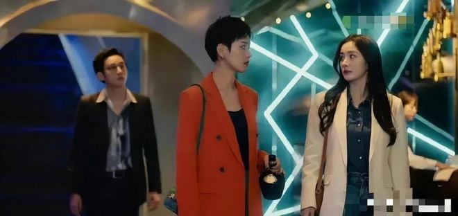 Lý Hiểu Phong đóng vai bạn thân của Dương Mịch.