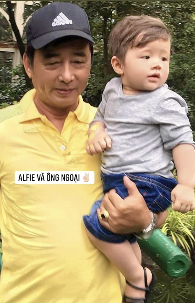 Sao Việt 24h: Hòa Minzy cõng con trai với lời nhắn nhủ xúc động, tình tin đồn của chồng cũ bức xúc lên tiếng - 14