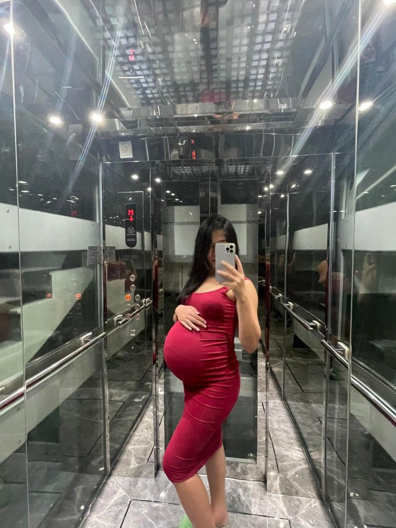 Mang bầu nhưng Karen Nguyễn luôn rạng rỡ xinh đẹp dù tăng tận 25kg trong thai kỳ. (Ảnh: NVCC)