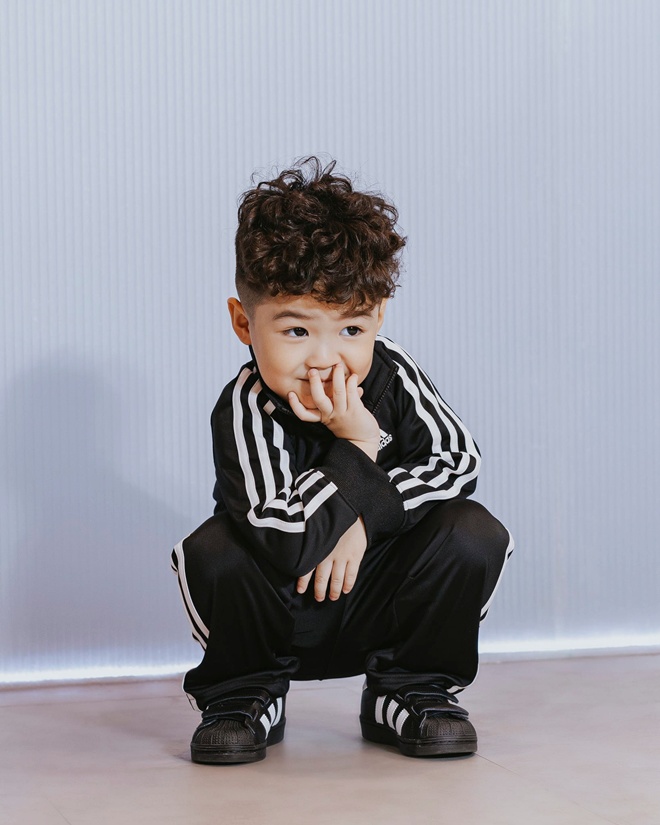 Danh tính cậu bé amp;#34;cướp nụ hôn đầuamp;#34; con gái Trương Mỹ Nhân: Cháu nội ông trùm điện tử, bố mẹ giàu - 11