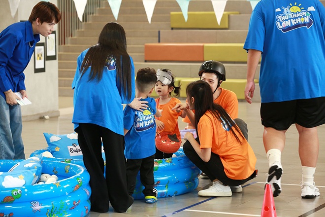 Danh tính cậu bé amp;#34;cướp nụ hôn đầuamp;#34; con gái Trương Mỹ Nhân: Cháu nội ông trùm điện tử, bố mẹ giàu - 18