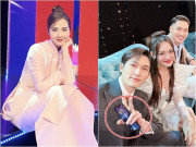 Giải trí - Bỏ Huyền Lizzie một mình, Đình Tú sánh đôi "bạn gái mới" ở đài truyền hình, thứ trên tay gây chú ý