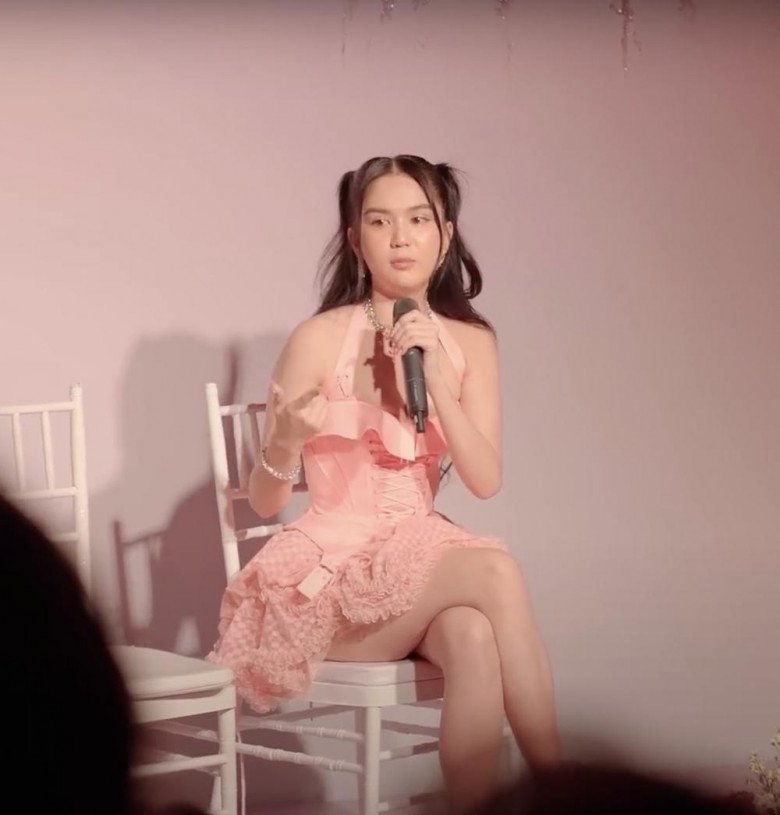 Ngọc Trinh giãi bày chuyện trùng tu nhan sắc trong buổi fan meeting của mình.