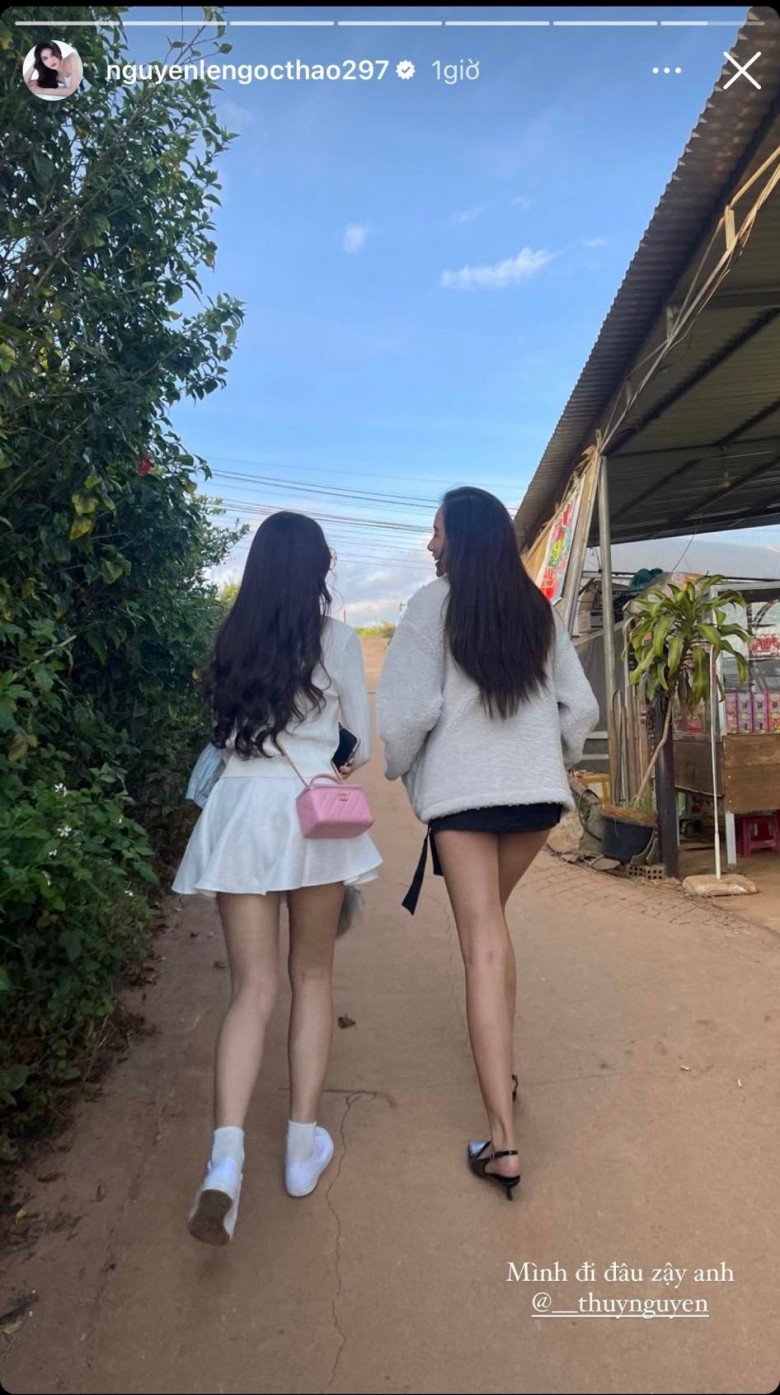 2 nữ sinh Việt được khen mặc gì đẹp nấy nhờ hông nở, eo thon
