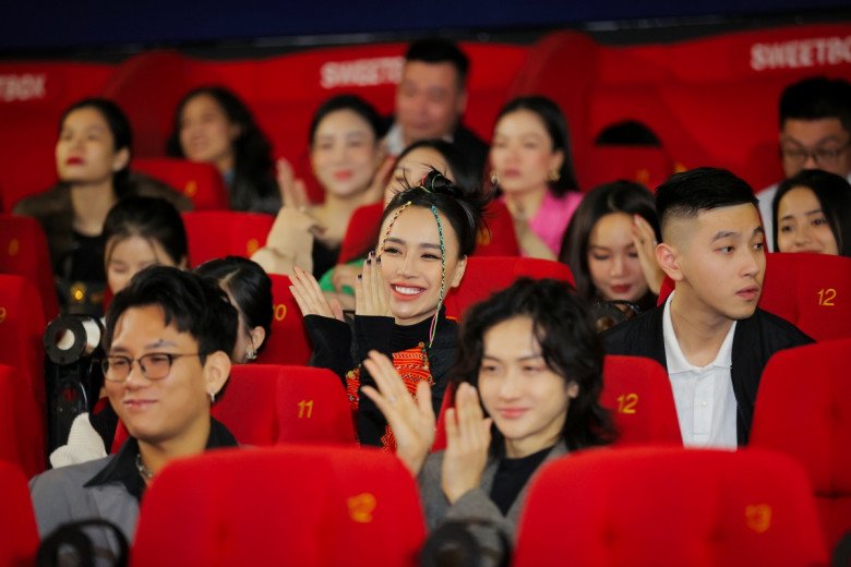 DJ Tít phấn khích khi xem MV mới của Sao Mai Thu Hằng.