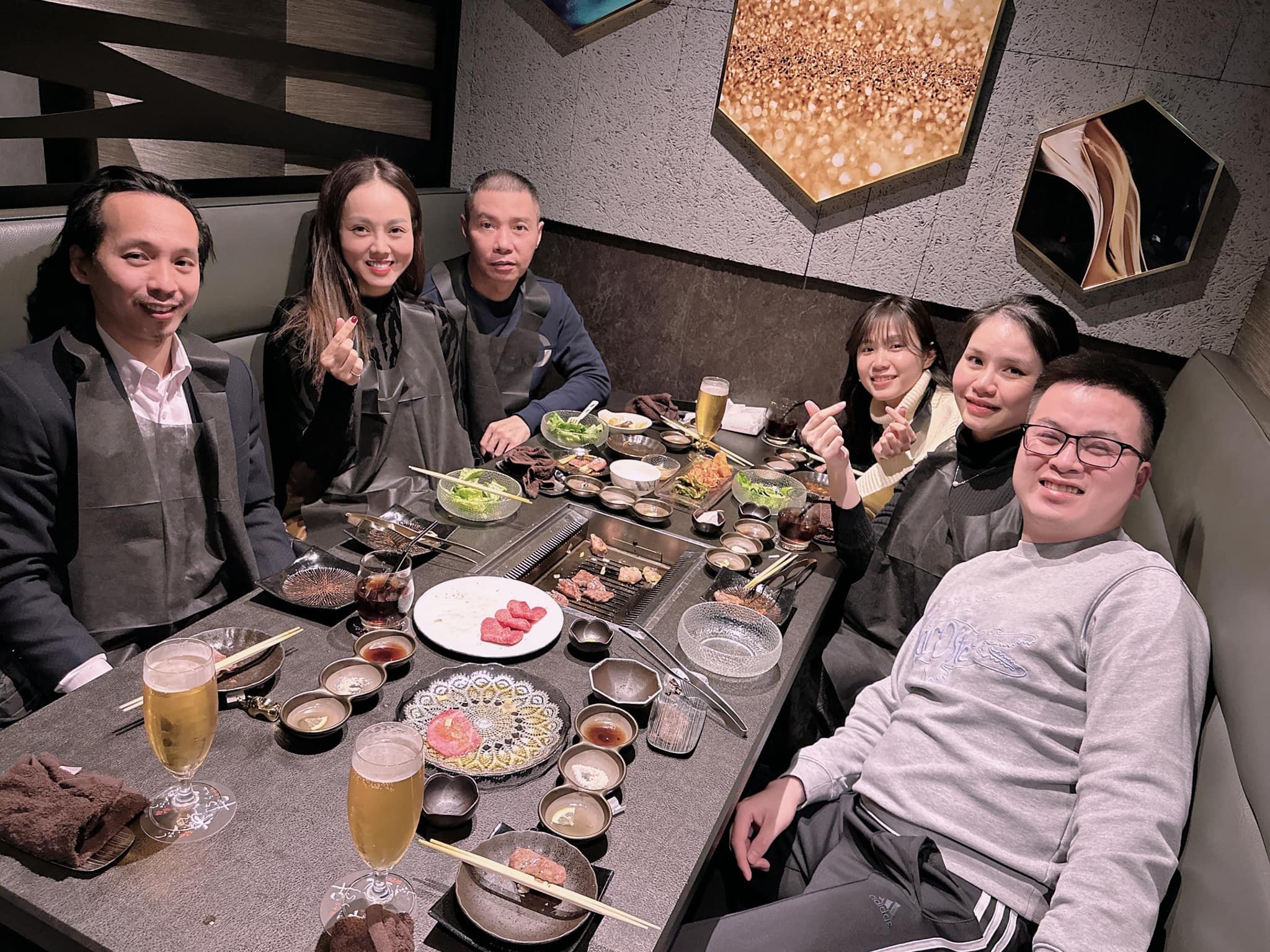 Sao Việt 24h: Siêu mẫu Anh Thư xuất hiện bên chàng thư sinh cao ngất kém 25 tuổi, danh tính làm mọi người thích thú - 5