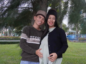 Vợ chồng chàng chăn bò So Y Tiết đang hồi hộp chờ đợi từng ngày đón con yêu chào đời