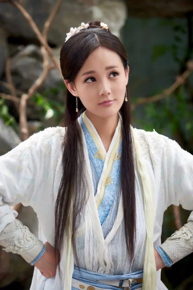 Hong Dung thm nht showbiz: 7 nm lm my thu hoch vn tri bng bnh,  cng tm hiu cng lo thay