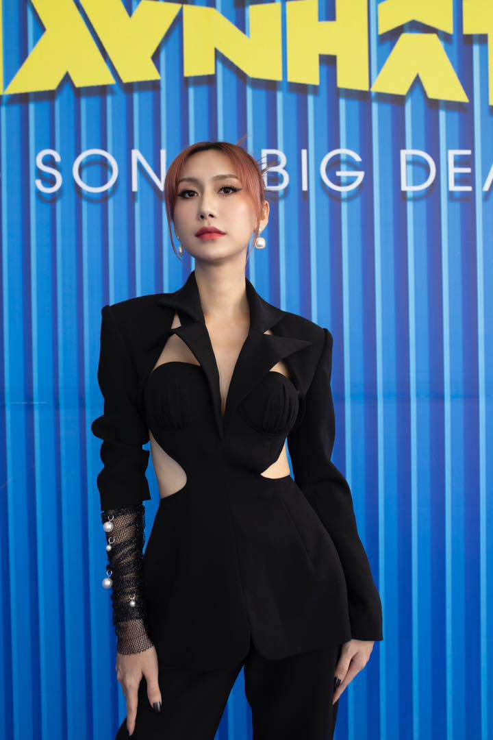 Tuy nhiên, đến thời điểm hiện tại, Lynk Lee đã có gương mặt hài hoà hơn trước rất nhiều. Với sự chăm chút kỹ lưỡng cho bản thân, chắc chắn Lynk Lee còn sẽ thăng hạng về nhan sắc hơn trong tương lai.