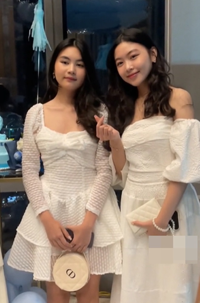 Hàng loạt clip cam thường xuất hiện trên mạng xã hội càng chứng minh nhan sắc đỉnh cao của ái nữ nhà Quyền Linh.