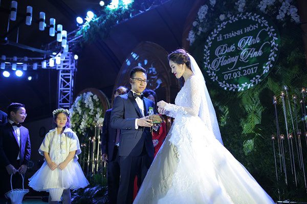 Á hậu HHVN 2012 làm đám cưới bảo mật nhất Hà thành, mẹ chồng bưng bát yến tận nhà bồi bổ lúc có cháu - 6