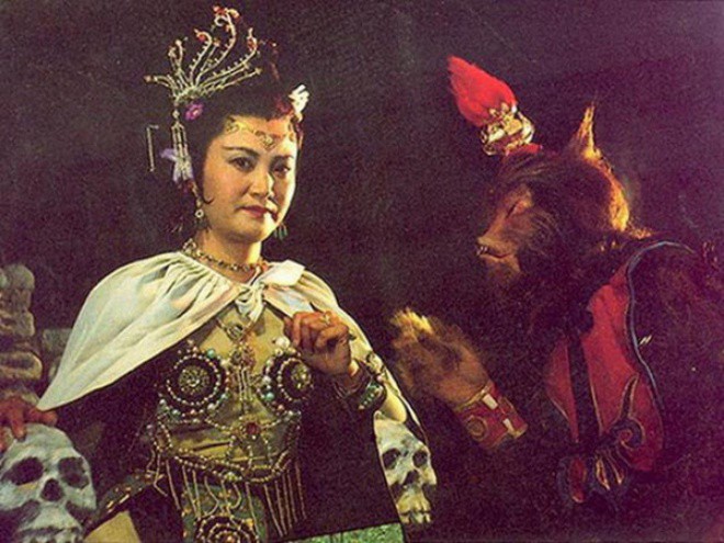 Bà nổi tiếng với vai diễn Bạch Cốt Tinh.